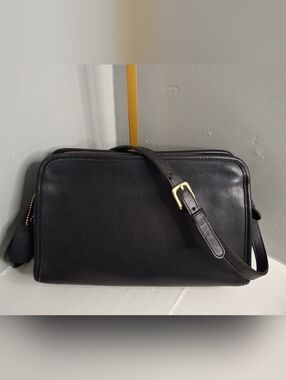 Coach Vintage Sutton Zip Crossbody Black Leather 1999 USA NYC Era Bag 9814